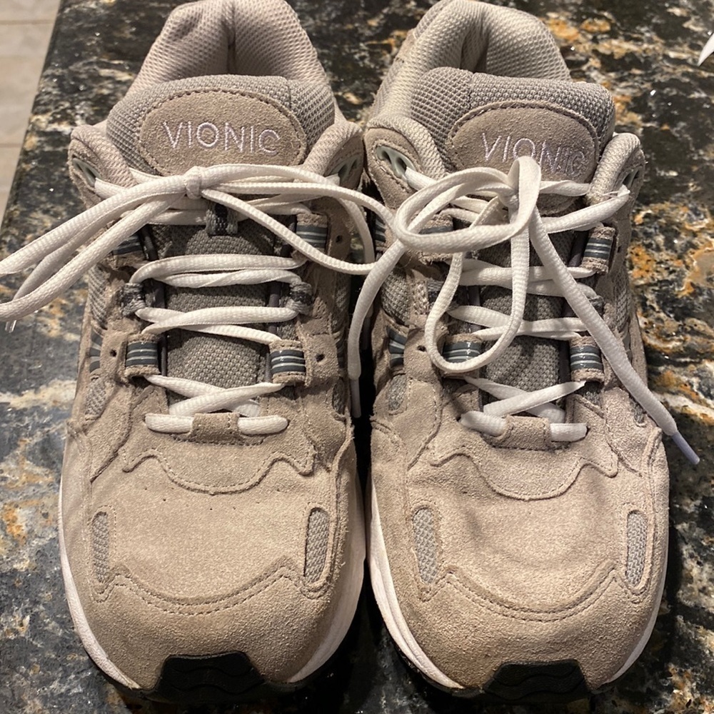 Mens Vionic solid gray lace up sneakers size 9